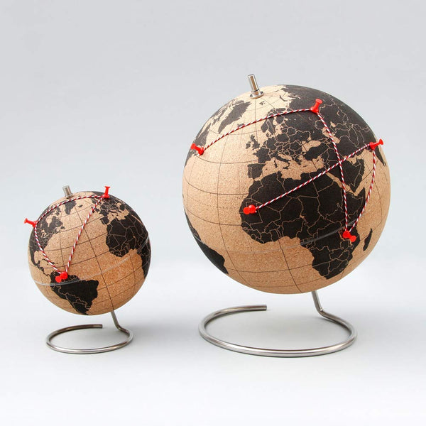 Suck UK – Mini Desktop Cork Globe | Push Pins Included - Topglobe